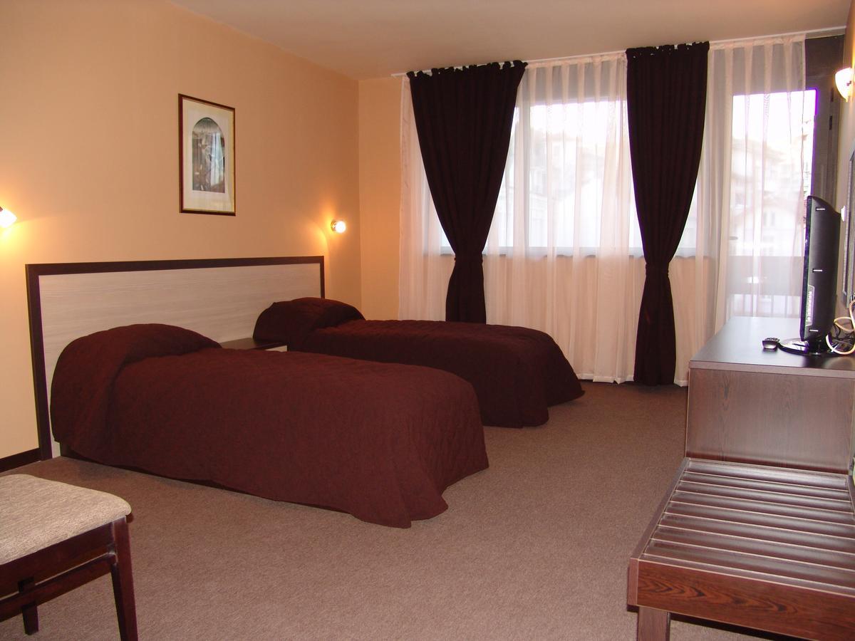 Hotel Lovetsj Eksteriør bilde